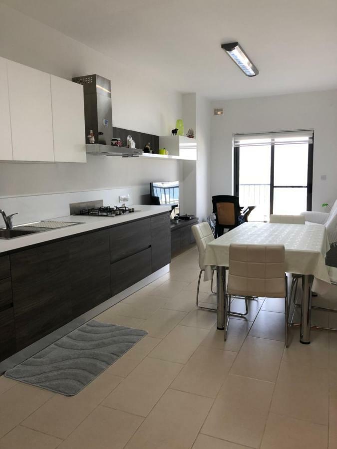 Modern Apartment With Sea View Mellieha Bagian luar foto
